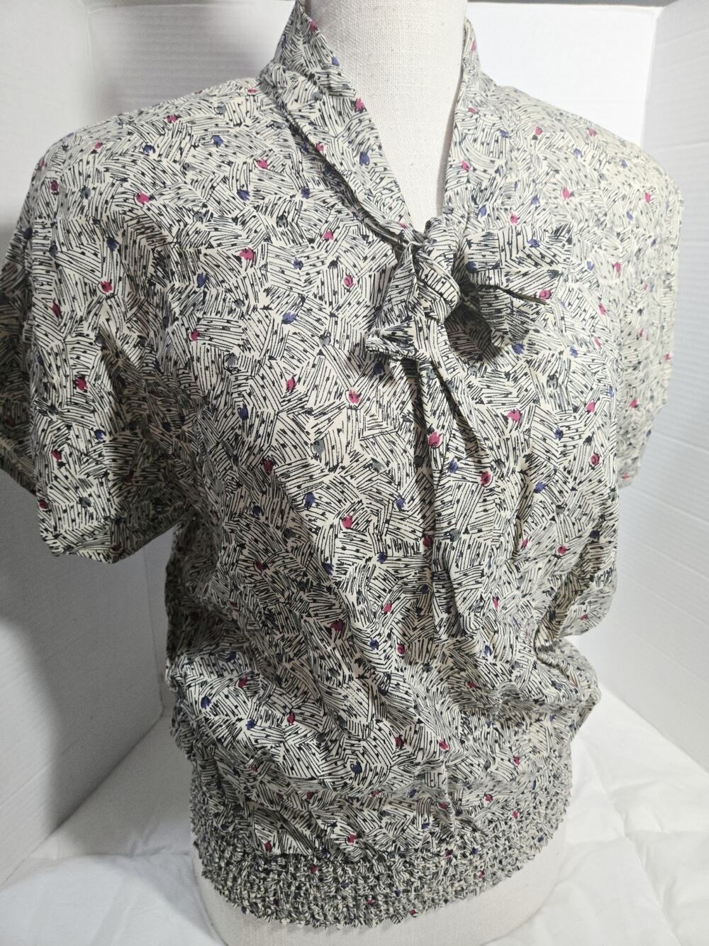Illustrations Blouse Sz M Abstract Short Sleeve High Neck Top 90's Retro Academi